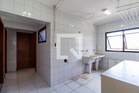 Apartamento à venda com 288m², 4 quartos e 4 vagas Apartamento à venda com 288m², 4 quartos e 4 vagasÁrea de Serviço