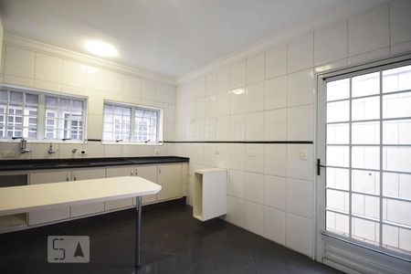 Casa à venda com 280m², 4 quartos e 4 vagasCozinha