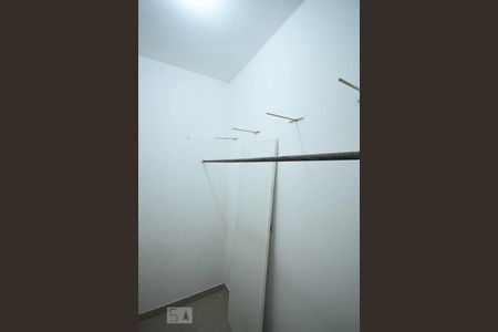 Casa à venda com 280m², 4 quartos e 4 vagasSuíte 2