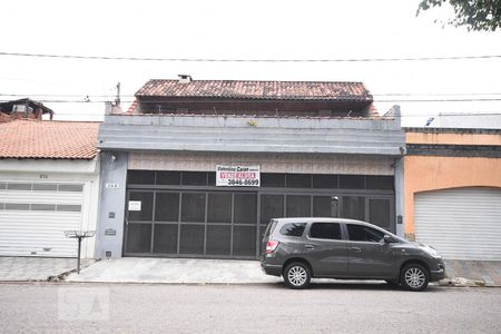 Casa à venda com 280m², 4 quartos e 4 vagasFachada