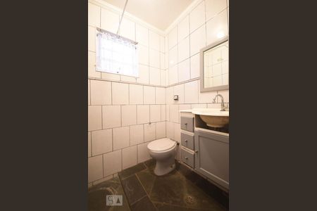 Casa à venda com 280m², 4 quartos e 4 vagasBanheiro de Serviço