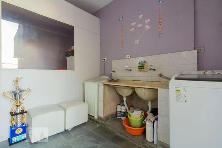 Casa à venda com 150m², 3 quartos e 3 vagas Casa à venda com 150m², 3 quartos e 3 vagasÁrea de Serviço