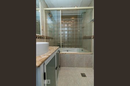 Banheiro da suíte 1 de apartamento para alugar com 2 quartos, 150m² em Piedade, Rio de Janeiro
