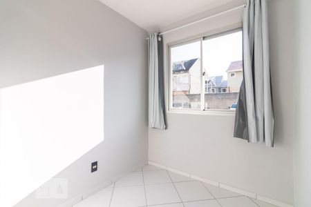 Quarto 1 de apartamento para alugar com 3 quartos, 70m² em Fazendinha, Curitiba