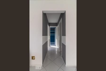 Corredor de apartamento para alugar com 3 quartos, 70m² em Fazendinha, Curitiba