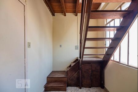 Apartamento à venda com 182m², 4 quartos e 1 vagaEscada