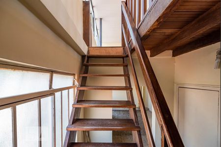 Apartamento à venda com 182m², 4 quartos e 1 vagaEscada