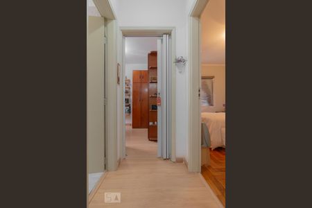 Corredor de apartamento para alugar com 2 quartos, 74m² em Vila Mariana, São Paulo