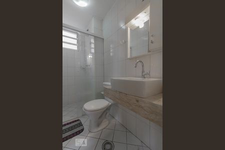 Banheiro suíte de apartamento para alugar com 2 quartos, 50m² em Liberdade, São Paulo