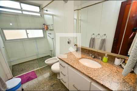 Apartamento à venda com 200m², 4 quartos e 2 vagasBanheiro social