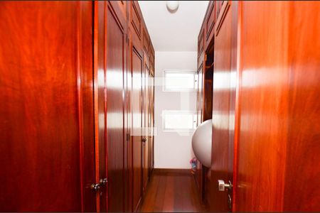 Apartamento à venda com 200m², 4 quartos e 2 vagasCloset