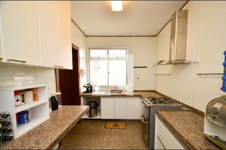 Apartamento à venda com 200m², 4 quartos e 2 vagasCozinha