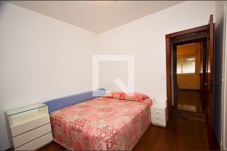 Apartamento à venda com 200m², 4 quartos e 2 vagasQuarto2