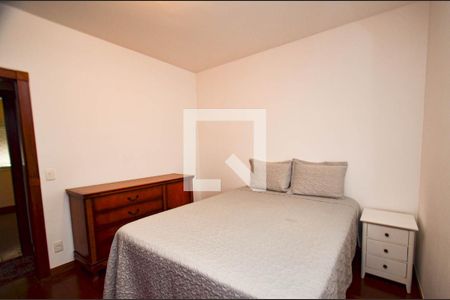 Apartamento à venda com 200m², 4 quartos e 2 vagasQuarto3