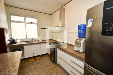 Apartamento à venda com 200m², 4 quartos e 2 vagasCozinha