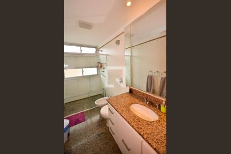 Apartamento à venda com 200m², 4 quartos e 2 vagasBanheiro social