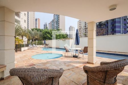 Apartamento para alugar com 148m², 4 quartos e 3 vagas Apartamento para alugar com 148m², 4 quartos e 3 vagasÁrea comum - Piscina