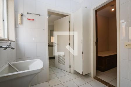 Apartamento para alugar com 148m², 4 quartos e 3 vagas Apartamento para alugar com 148m², 4 quartos e 3 vagasLavanderia