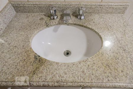 Banheiro de apartamento à venda com 1 quarto, 44m² em Pinheiros, São Paulo