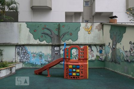 Apartamento para alugar com 60m², 2 quartos e 2 vagasÁrea comum - Playground