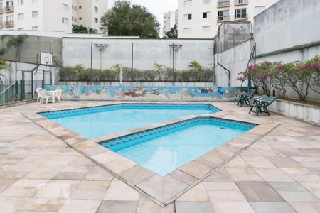 Apartamento para alugar com 60m², 2 quartos e 2 vagasÁrea comum - Piscina