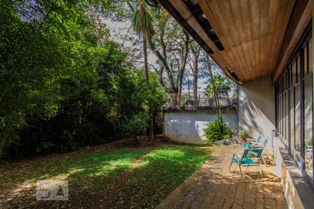 Casa para alugar com 900m², 5 quartos e 3 vagasQuintal