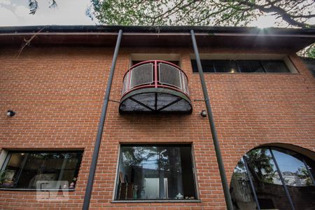 Casa para alugar com 900m², 5 quartos e 3 vagasFachada Lateral