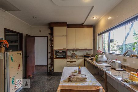 Casa para alugar com 900m², 5 quartos e 3 vagasCozinha