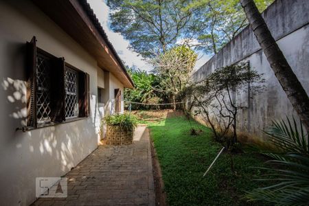Casa para alugar com 900m², 5 quartos e 3 vagasQuintal