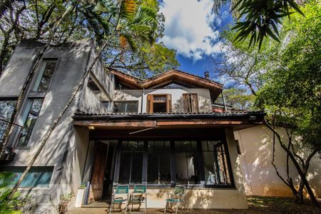 Casa para alugar com 900m², 5 quartos e 3 vagasFachada