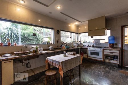 Casa para alugar com 900m², 5 quartos e 3 vagasCozinha
