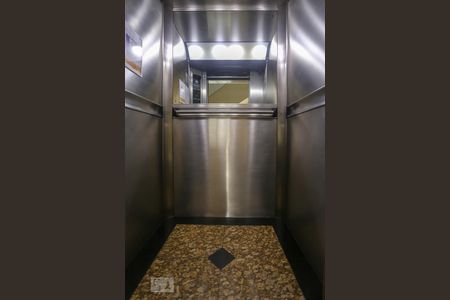 Apartamento à venda com 145m², 3 quartos e 1 vagaElevador Social