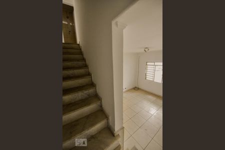 Casa à venda com 117m², 3 quartos e 1 vagaEscada