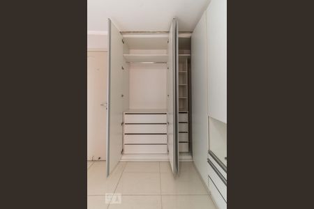 Apartamento à venda com 79m², 2 quartos e 1 vagaSuíte - Detalhe