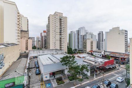 Sala - Vista de apartamento à venda com 2 quartos, 79m² em Pinheiros, São Paulo