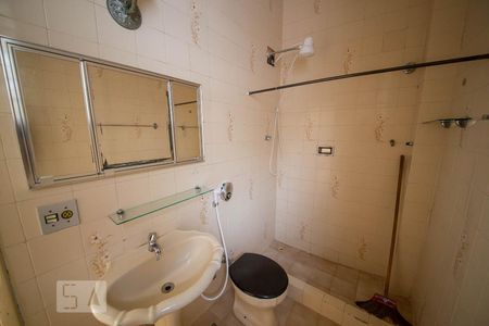 Banheiro de apartamento à venda com 2 quartos, 65m² em Centro, Niterói