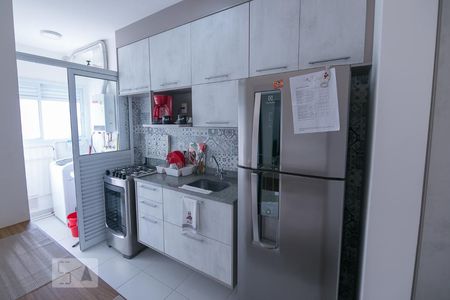 Cozinha de apartamento para alugar com 2 quartos, 51m² em Água Branca, São Paulo