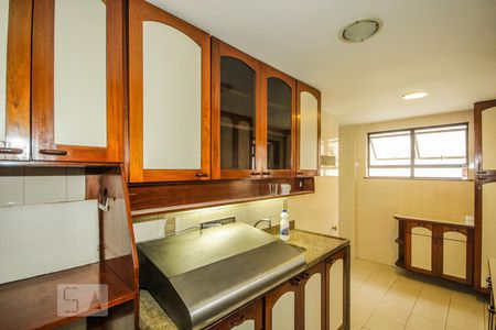 Apartamento à venda com 130m², 4 quartos e 2 vagasCozinha