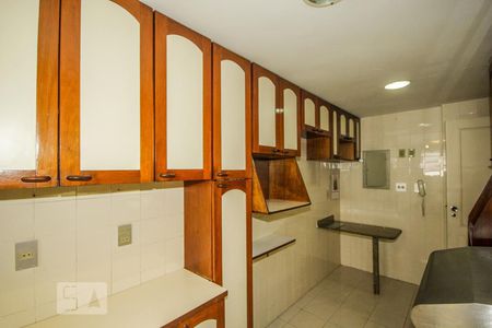Apartamento à venda com 130m², 4 quartos e 2 vagasCozinha