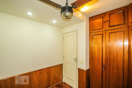 Apartamento à venda com 130m², 4 quartos e 2 vagasQuarto 2