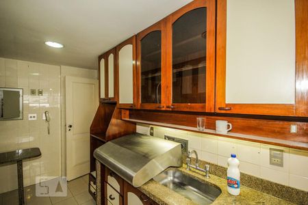 Apartamento à venda com 130m², 4 quartos e 2 vagasCozinha