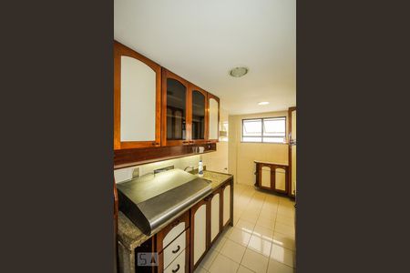 Apartamento à venda com 130m², 4 quartos e 2 vagasCozinha