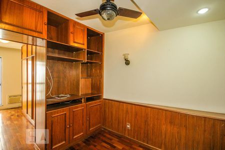 Apartamento à venda com 130m², 4 quartos e 2 vagasQuarto 2