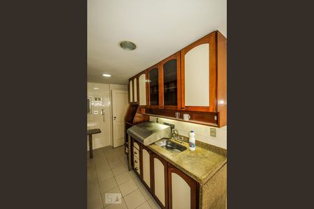 Apartamento à venda com 130m², 4 quartos e 2 vagasCozinha