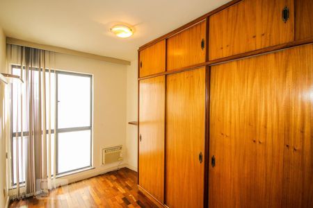 Apartamento à venda com 130m², 4 quartos e 2 vagasQuarto 2