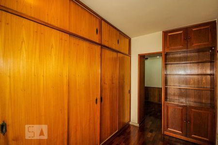 Apartamento à venda com 130m², 4 quartos e 2 vagasQuarto 2