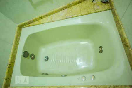 Apartamento à venda com 130m², 4 quartos e 2 vagasSuite