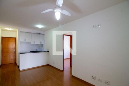 Sala de apartamento para alugar com 3 quartos, 76m² em Vila Galvão, Guarulhos