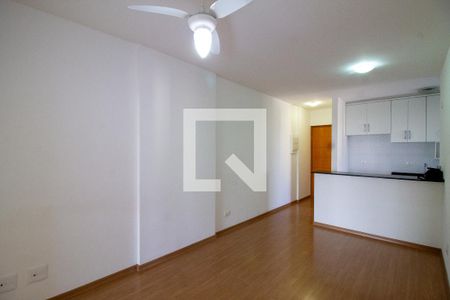 Sala de apartamento para alugar com 3 quartos, 76m² em Vila Galvão, Guarulhos