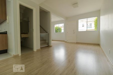 Sala de casa de condomínio para alugar com 3 quartos, 86m² em Parque Rural Fazenda Santa Cândida, Campinas